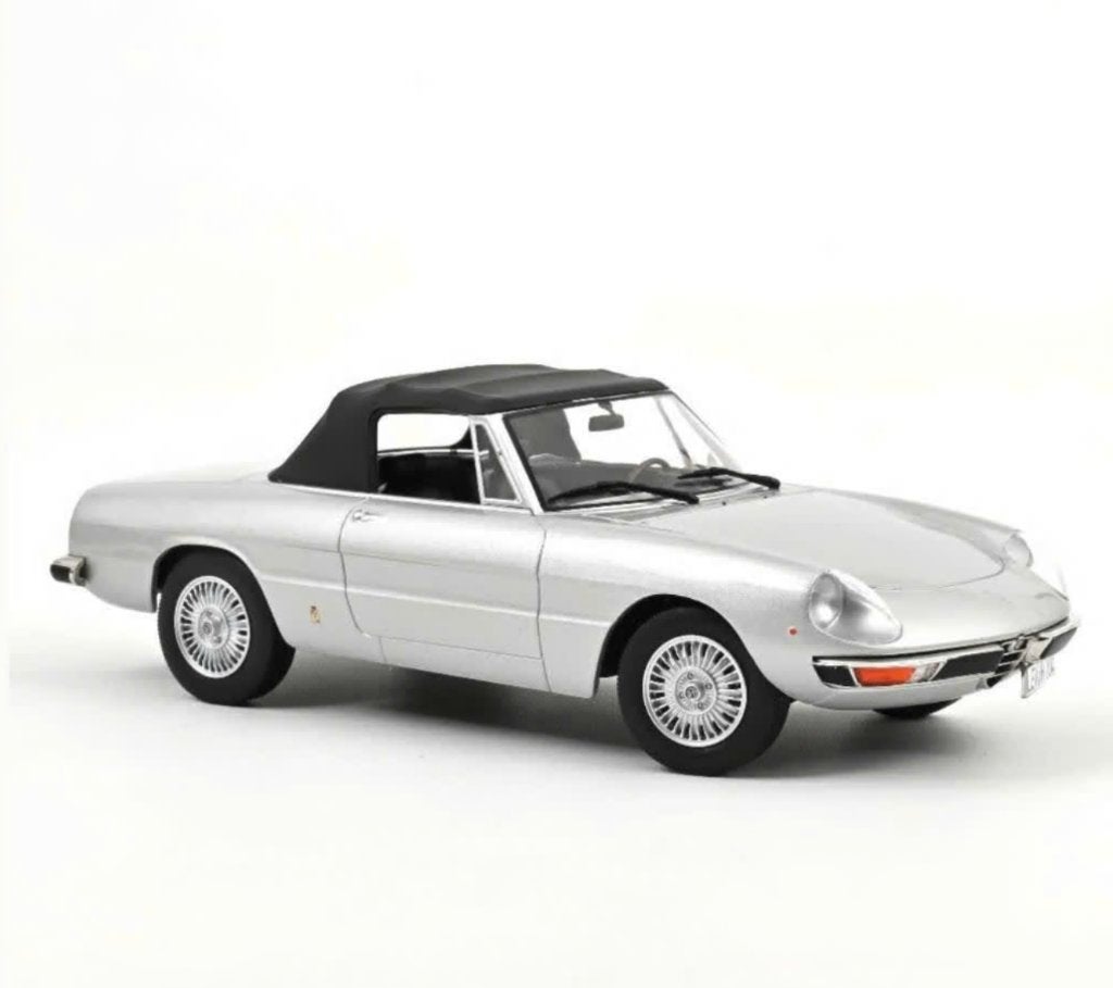Alfa Romeo 2000 Spider '73 Zilver schaal 1/18 NOREV R 187884