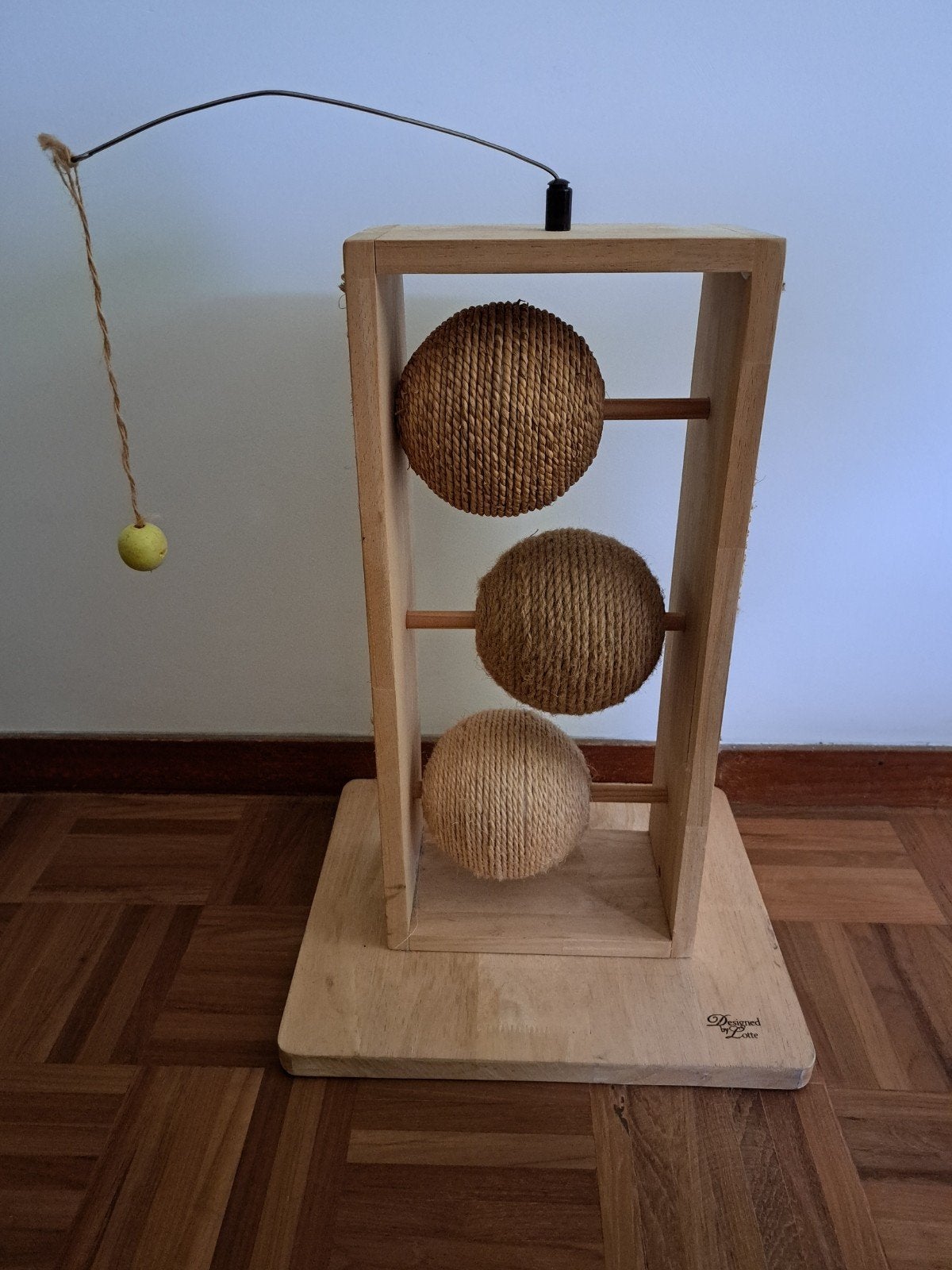Designed by Lotte Houten krabbal, Dieren en Toebehoren, Krabmeubelen, Ophalen, Gebruikt, Krabpaal