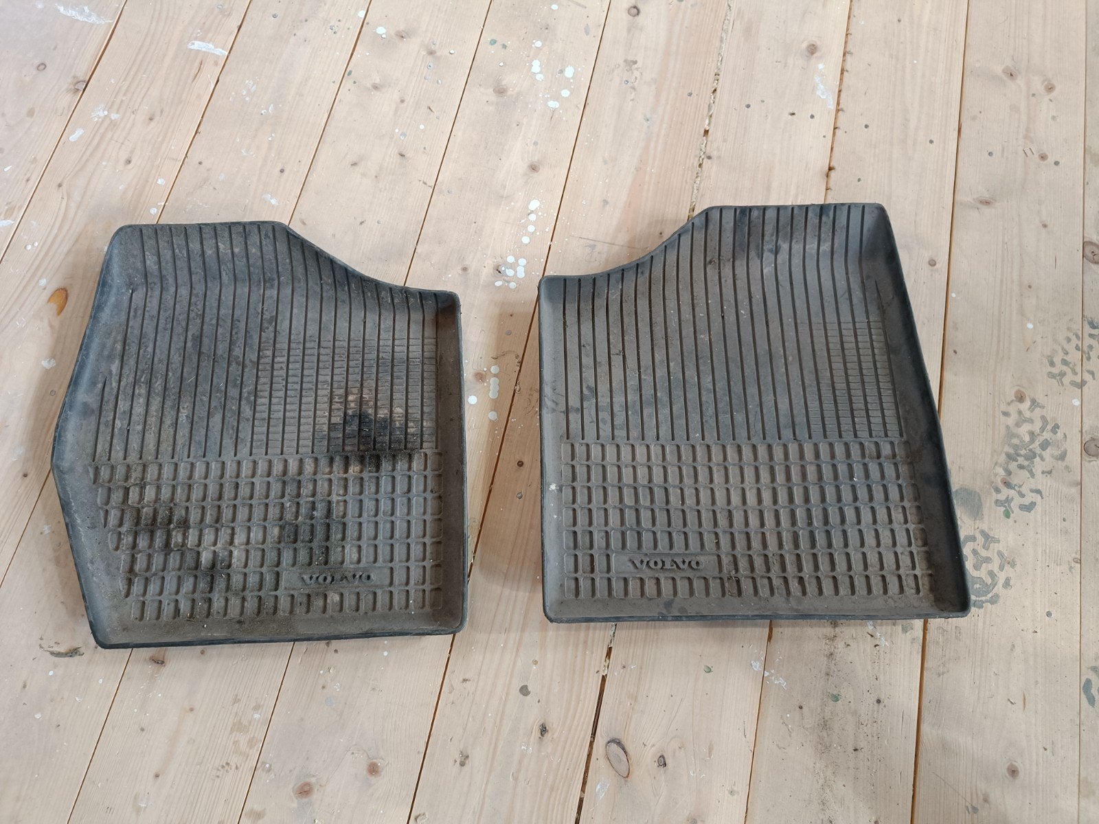 2 vintage rubberen automatten merk Volvo 740 /940, Ophalen of Verzenden, Zo goed als nieuw