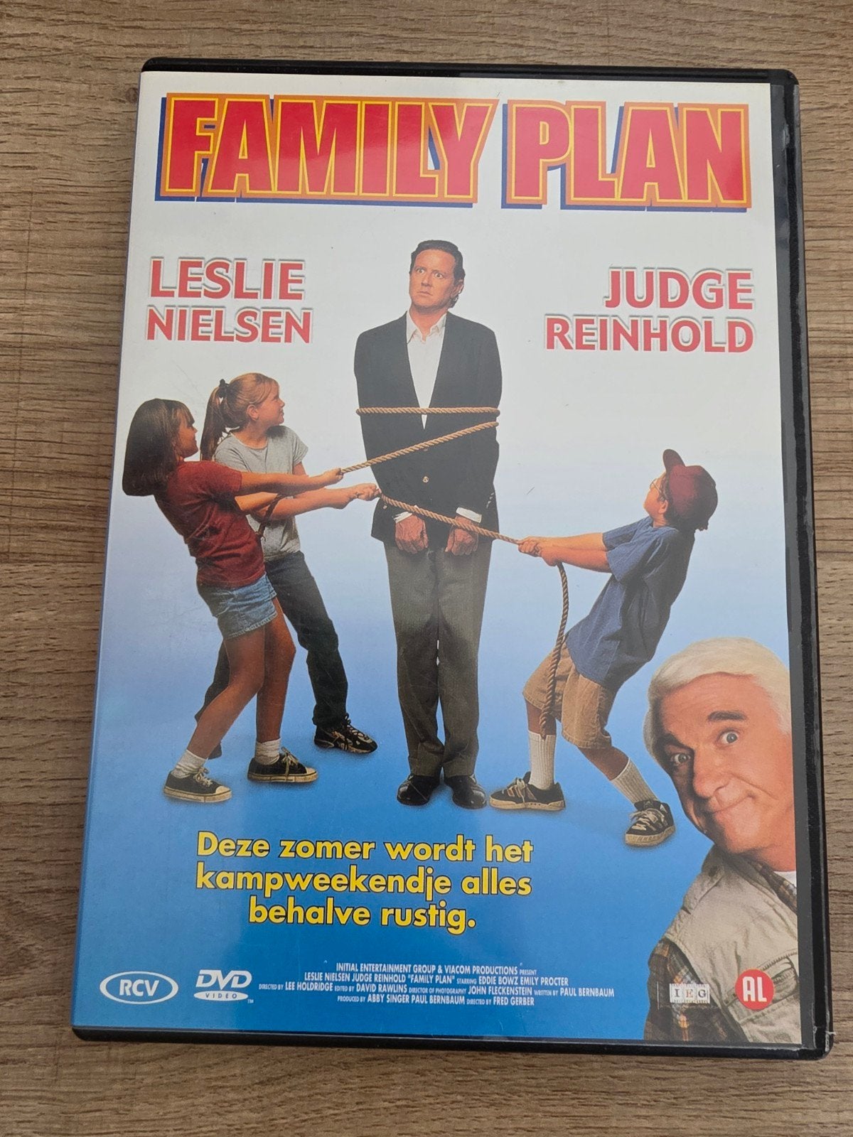 Family plan , leslie nielsen, Alle leeftijden, Ophalen of Verzenden, Zo goed als nieuw, Romantische komedie