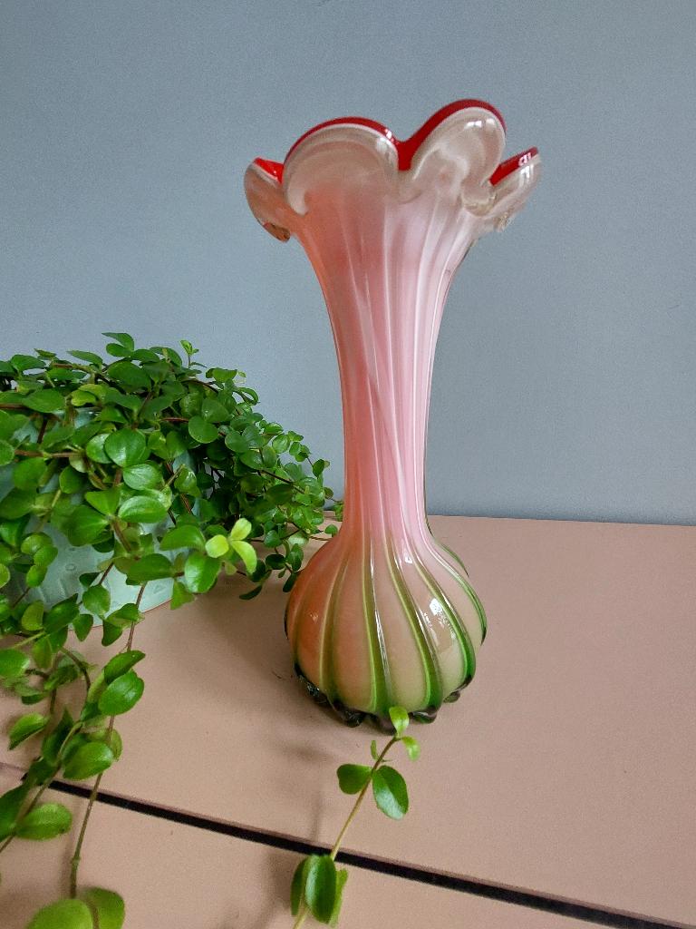 Vaas Murano stijl, Huis en Inrichting, Woonaccessoires | Vazen, Ophalen of Verzenden, Zo goed als nieuw, Overige kleuren, Glas
