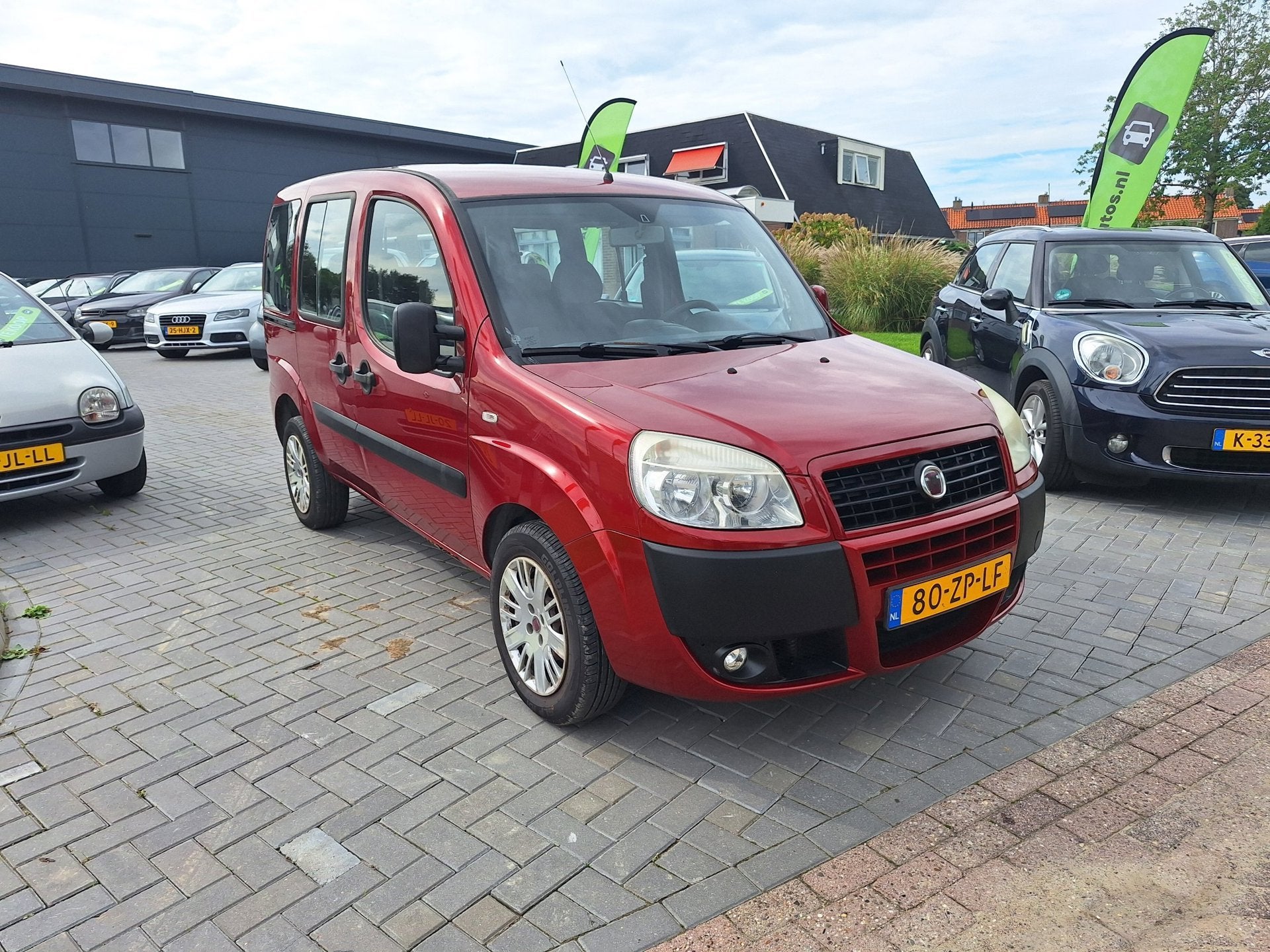 Fiat Doblò 1.4 Family / 7- persoons / APK april 2027, Auto's, Voorwielaandrijving, Metallic lak, Gebruikt, 4 cilinders