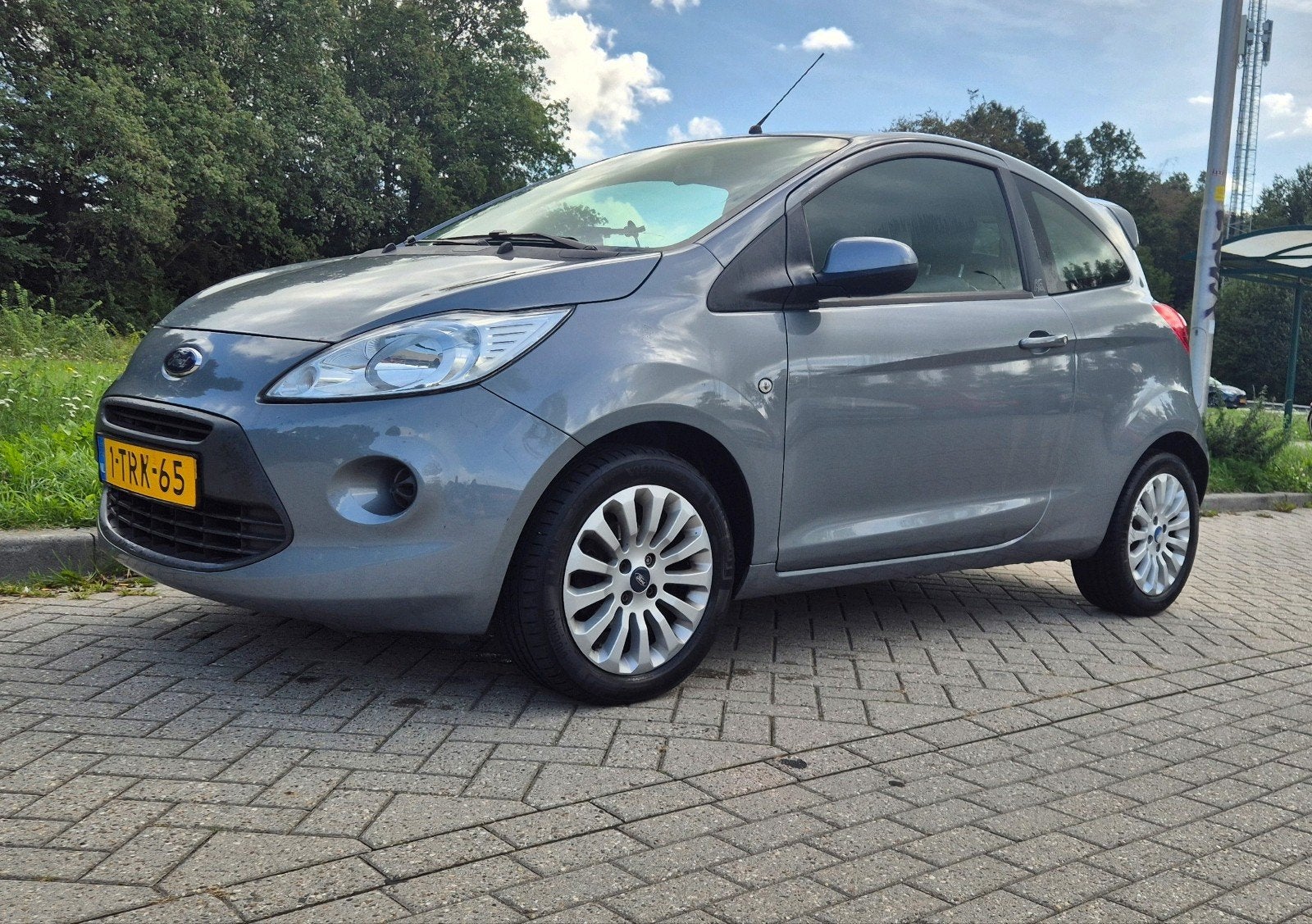 Ford Ka 1.2 51KW 2014 Grijs | zeer sportieve uitvoering |, Voorwielaandrijving, Stof, 1242 cc, 4 cilinders
