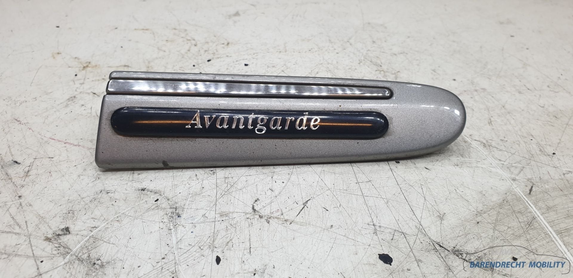 Stootstrip spatbord W211 Avantgarde rechts Mercedes E klasse, Gebruikt, Mercedes-Benz AG, Mercedes-Benz, Ophalen of Verzenden