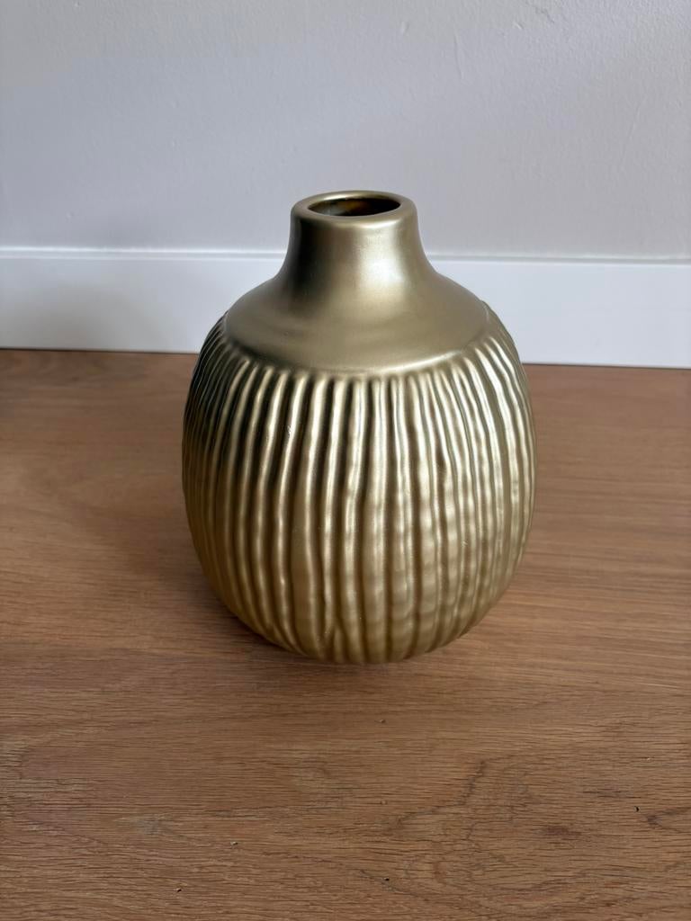 Goud gekleurde vaas, Huis en Inrichting, Woonaccessoires | Vazen, Ophalen, Gebruikt, Overige kleuren, Aardewerk of Porselein