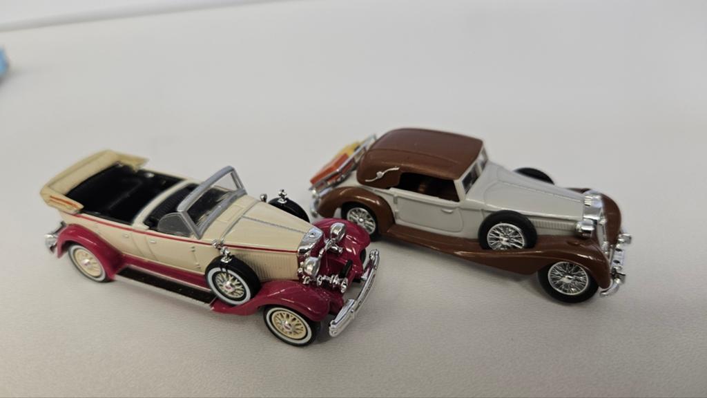 Set van 2 Vintage Modelauto's - Klassieke Cabrio's, Ophalen of Verzenden, Gebruikt, Auto, Overige merken