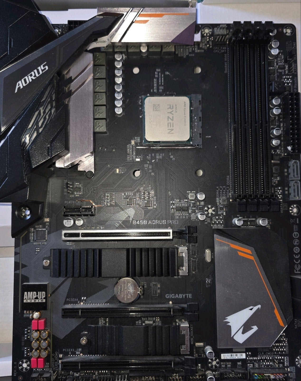 Moederbord gigabyte b450 aurus pro  met AMD ryzen 5 3600x, Computers en Software, Moederborden, DDR4, Ophalen of Verzenden, Zo goed als nieuw