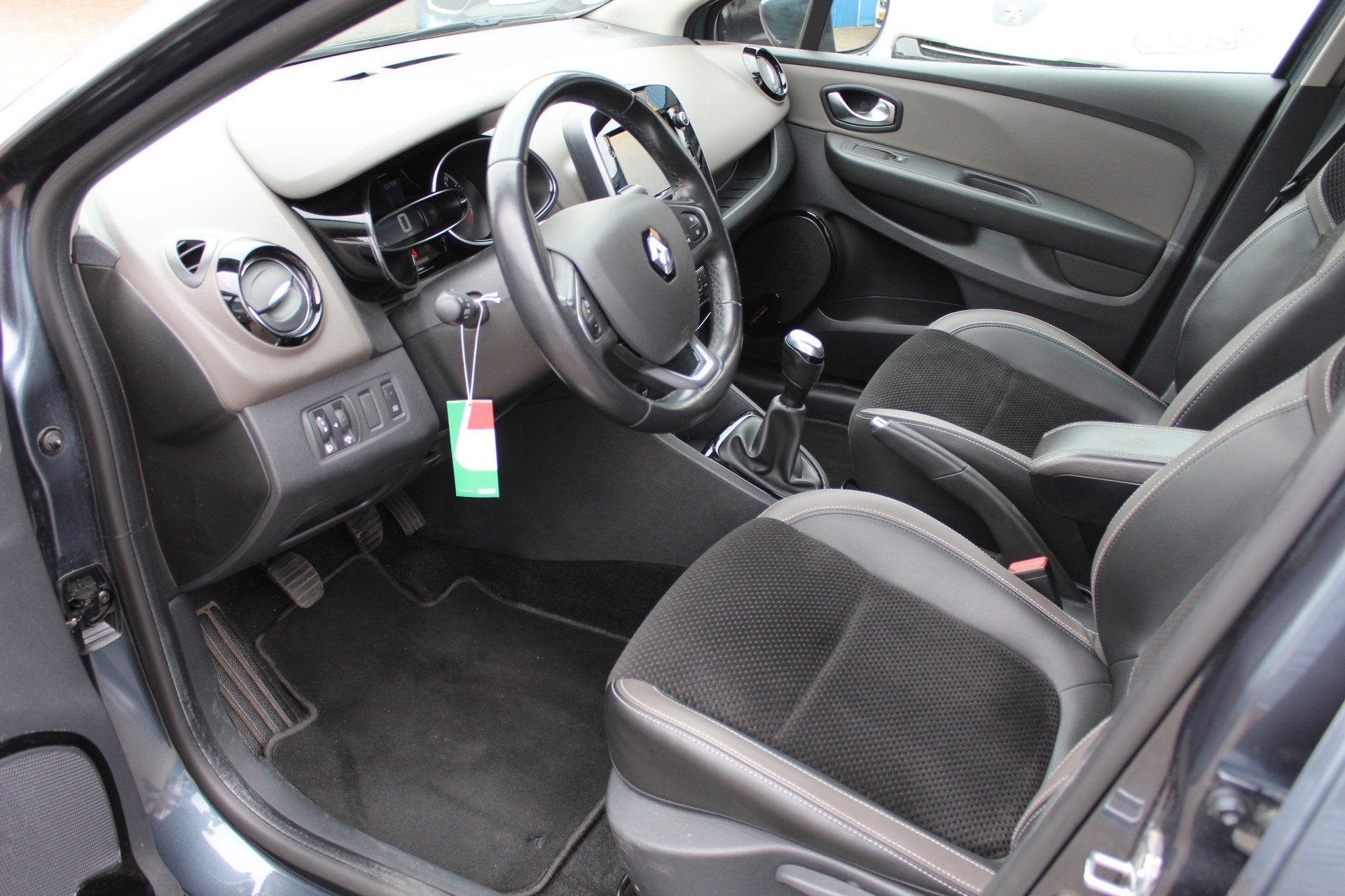 Renault Clio Estate 0.9 TCe "Intens" LED - Navi - Cruise ! 9, 898 cc, Gebruikt, 580 kg, Blauw