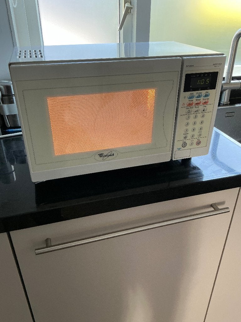 Whirlpool Magnetron 750W, draai plateau, Ophalen, Gebruikt, Magnetron, Draaiplateau