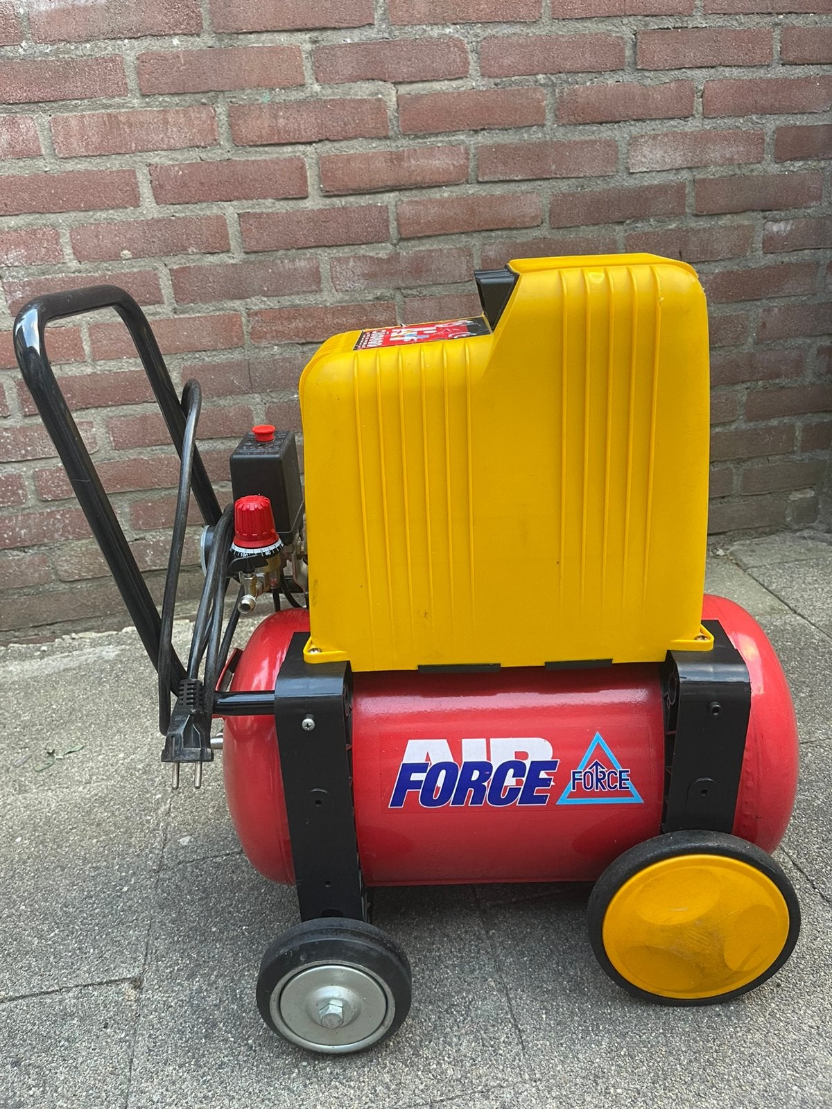 Bijna nieuwe FIAC Compressor 20 Liter – 8 Bar – 230V, Doe-het-zelf en Verbouw, Ophalen, 6 tot 10 bar, Zo goed als nieuw, Minder dan 200 liter/min