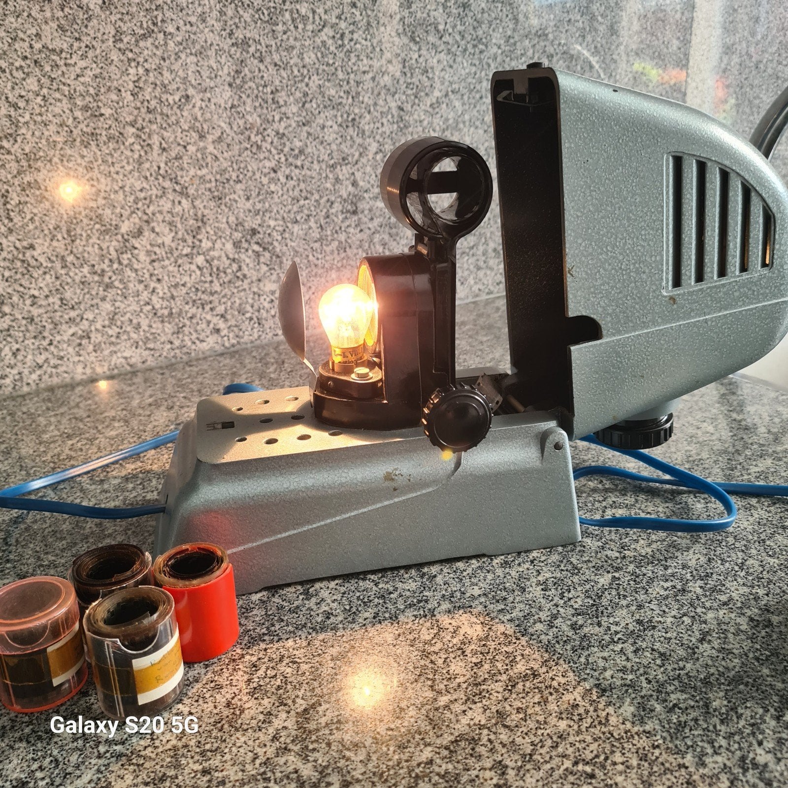 Vintage filmprojector met filmrolletjes - Made in Poland, Ophalen of Verzenden, Gebruikt