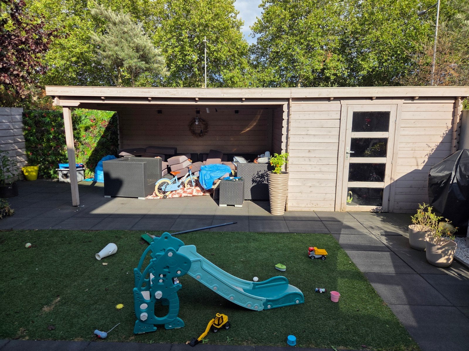Gratis houten tuinhuis met overkapping, Tuin en Terras, Tuinhuizen, Tuinhuis, Ophalen of Verzenden, 1 raam, 500 cm of meer