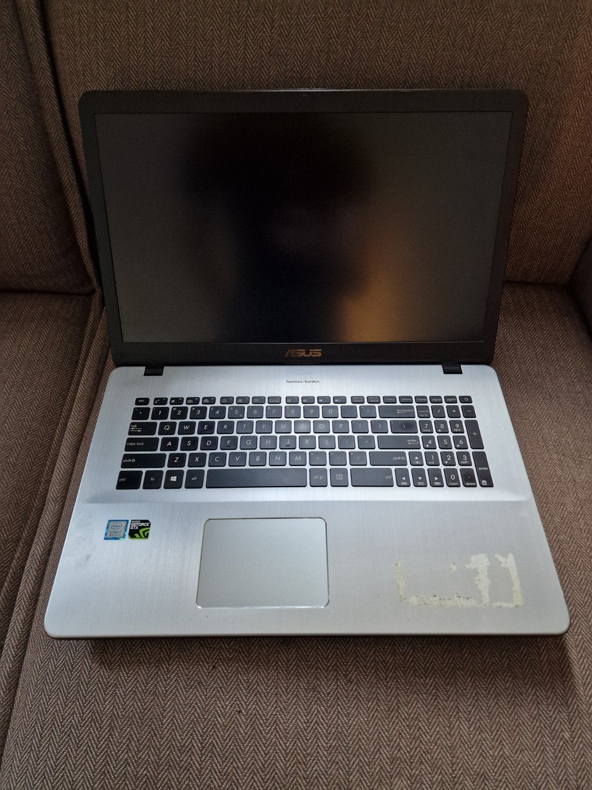 ASUS VivoBook - Intel Core i7 8th Gen, GTX 1050 (Defect), Met videokaart, Qwerty, ASUS, Ophalen of Verzenden