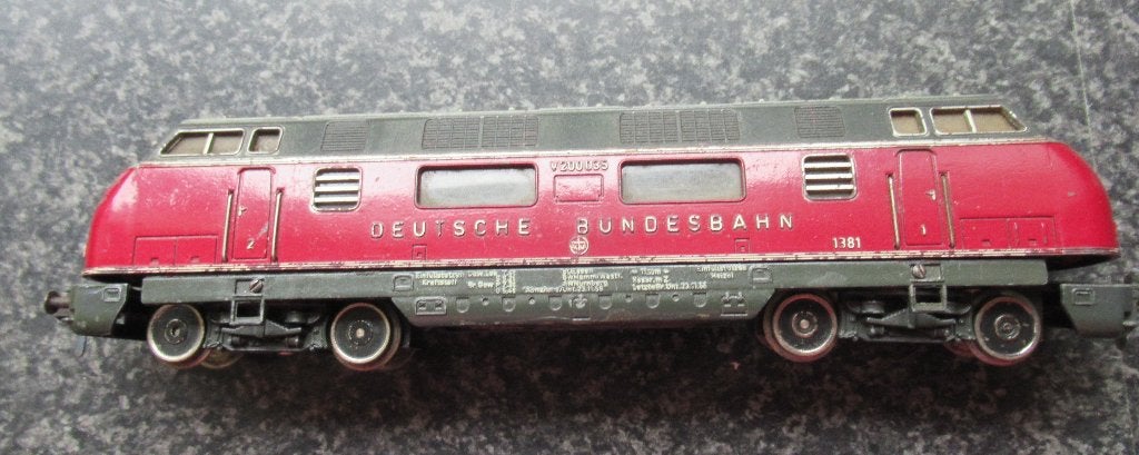 FLEISCHMANN 1381 DIESEL LOCOMOTIEF -DEUTSCHE BUNDESBAHN, Fleischmann, Ophalen of Verzenden, Zo goed als nieuw, Analoog