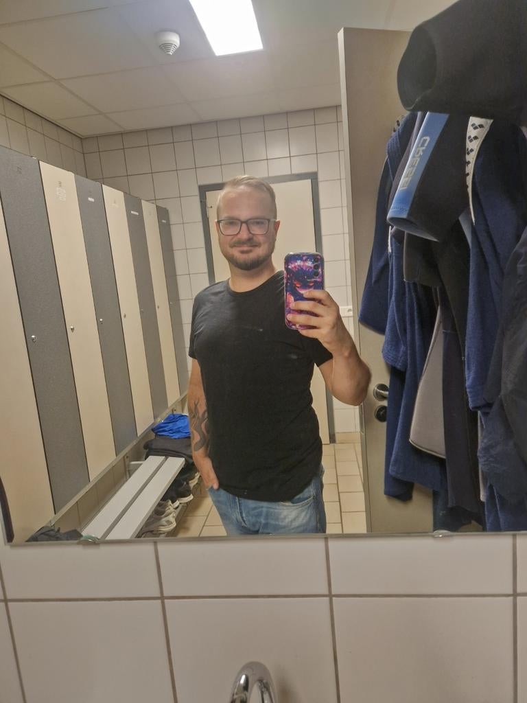SERIEUZE HUURDER ZOEKT VASTE WOONRUIMTE ( IJMOND, VELSEN,HAA, Amsterdam