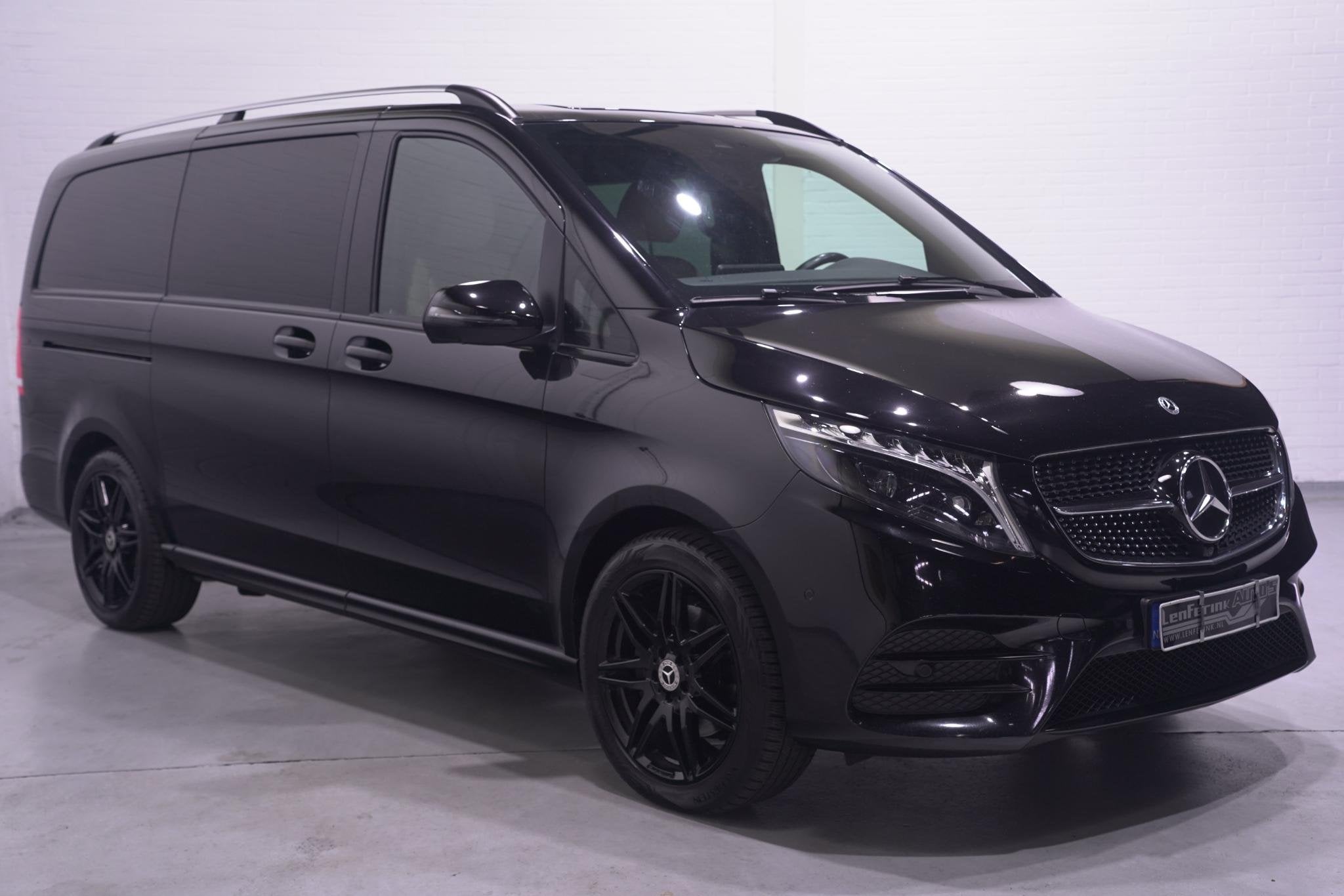 Mercedes-Benz V-klasse 300d 4-MATIC Lang AMG Line Dubbel Cab, Automaat, Parkeercamera, Gebruikt, 4 cilinders