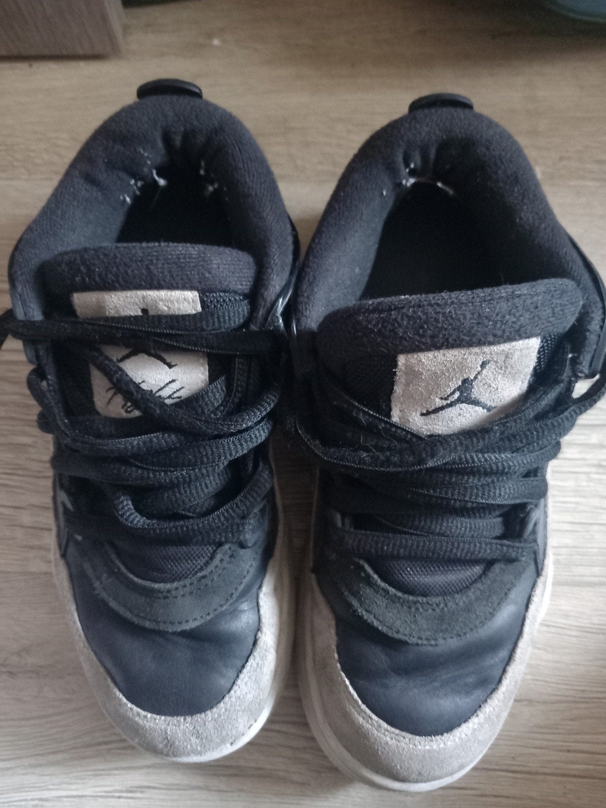 Nike Jordan kindersportschoenen maat 35,5, Kinderen en Baby's, Gebruikt, Sportschoenen, Ophalen of Verzenden, Nike Jordan