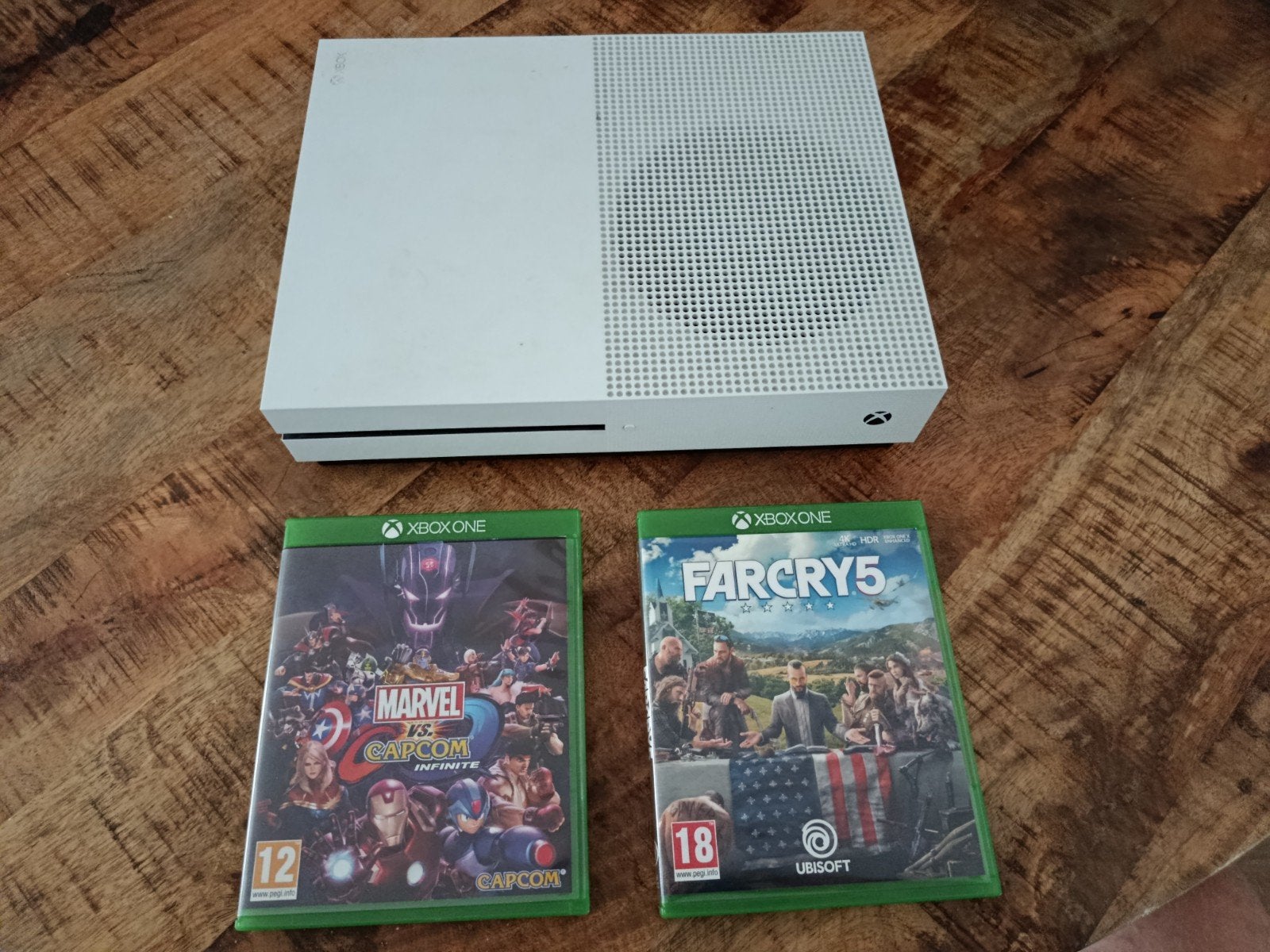 Xbox One S 1TB met controller en games, Overige genres, 1 speler, Ophalen of Verzenden, Zo goed als nieuw