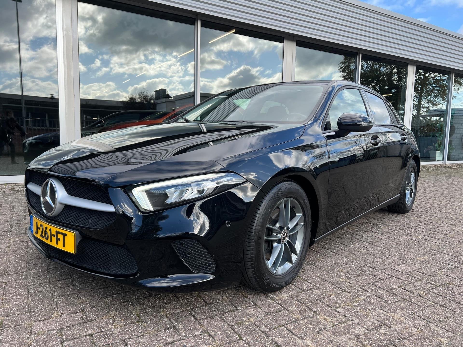 Mercedes-Benz A-klasse 160 LED, Navi Dealer onderhouden, Auto's, Voorwielaandrijving, Gebruikt, Euro 6, 4 cilinders