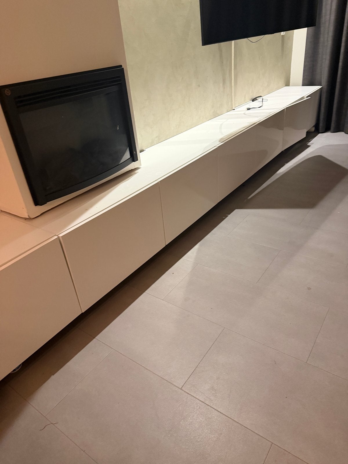 IKEA Besta TV-meubelcombinatie met deuren en planken, Gebruikt, 150 discs of meer, Ophalen of Verzenden, Hout