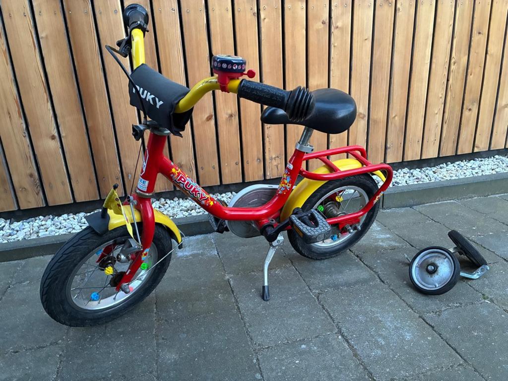 Puky kinderfiets 12 inch met zijwieltjes en vlag, Ophalen, Zijwieltjes, Puky, Minder dan 16 inch