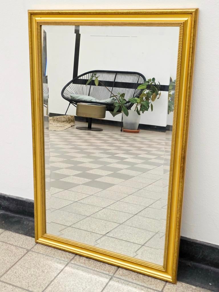 9686: Vintage Ornate Gold Wall Mirror – Neoclassical Style, Gebruikt, Vierkant, Ophalen of Verzenden, Minder dan 100 cm