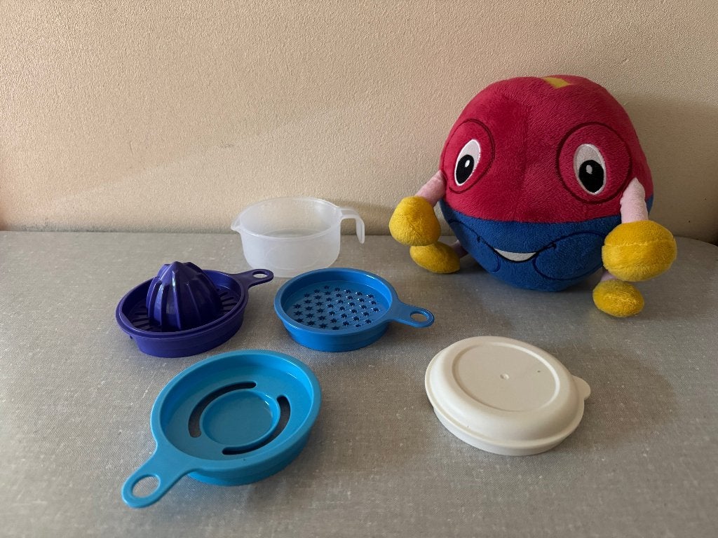 NIEUWSTAAT koksmaatje met maattabel TUPPERWARE, Blauw, Overige typen, Nieuw, Met handvat