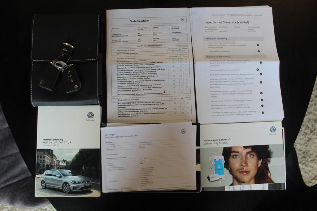 Volkswagen Golf 1.5 TSI Highline R-line Automaat Panoramadak, Auto's, 12 maanden, 4 cilinders, Zwart, Bedrijf