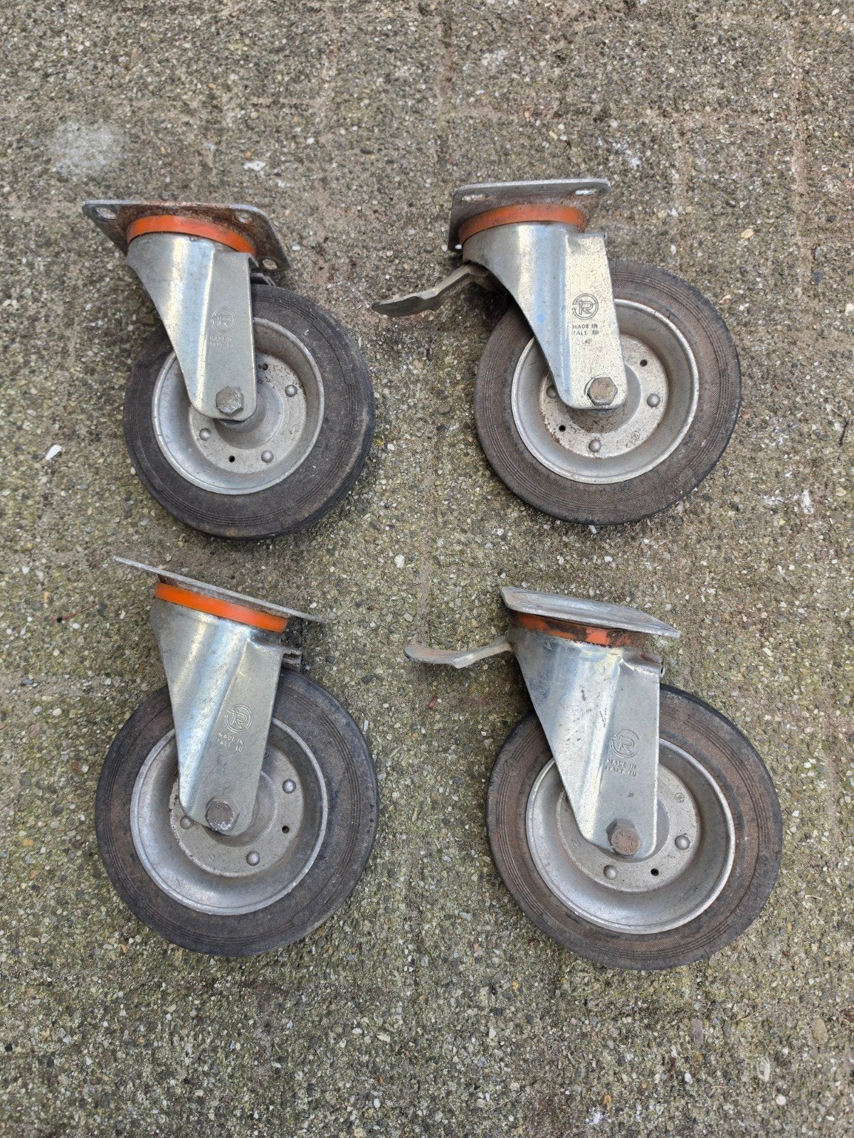 set : 2 zwenkwielen + 2 bokwielen, Ophalen