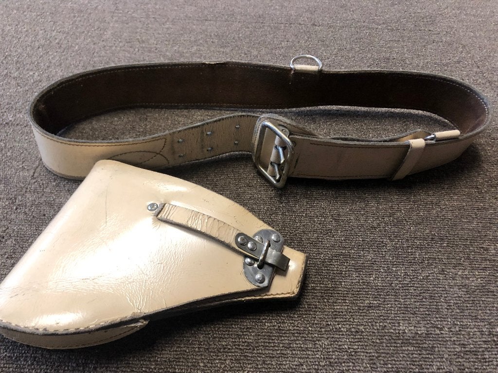Marechaussee riem en holster, Verzamelen, Ophalen of Verzenden, Marechaussee, Nederland, Embleem of Badge
