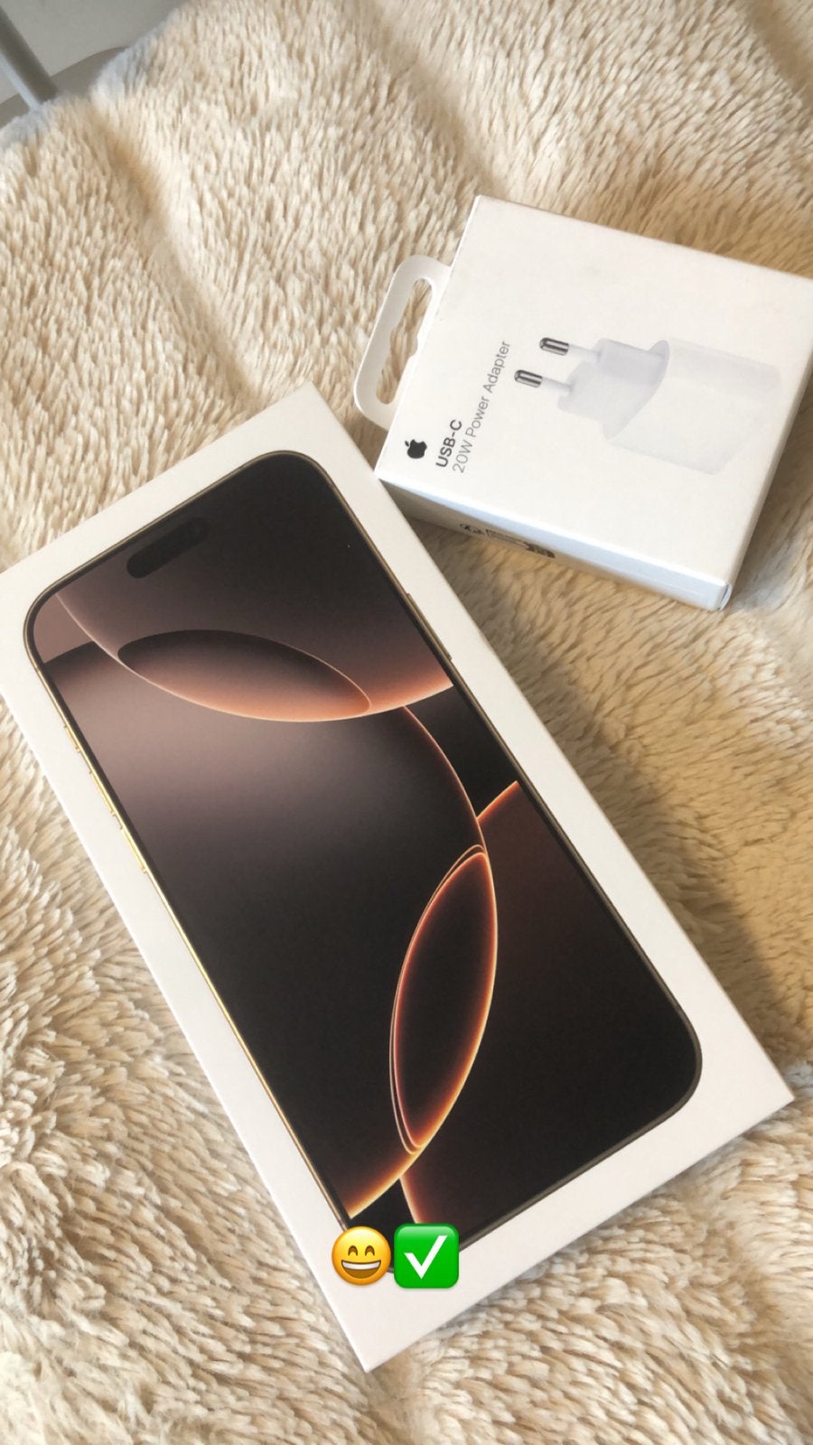 Foto 4 van iPhone 16 Pro Max 256GB - 90% Batterij