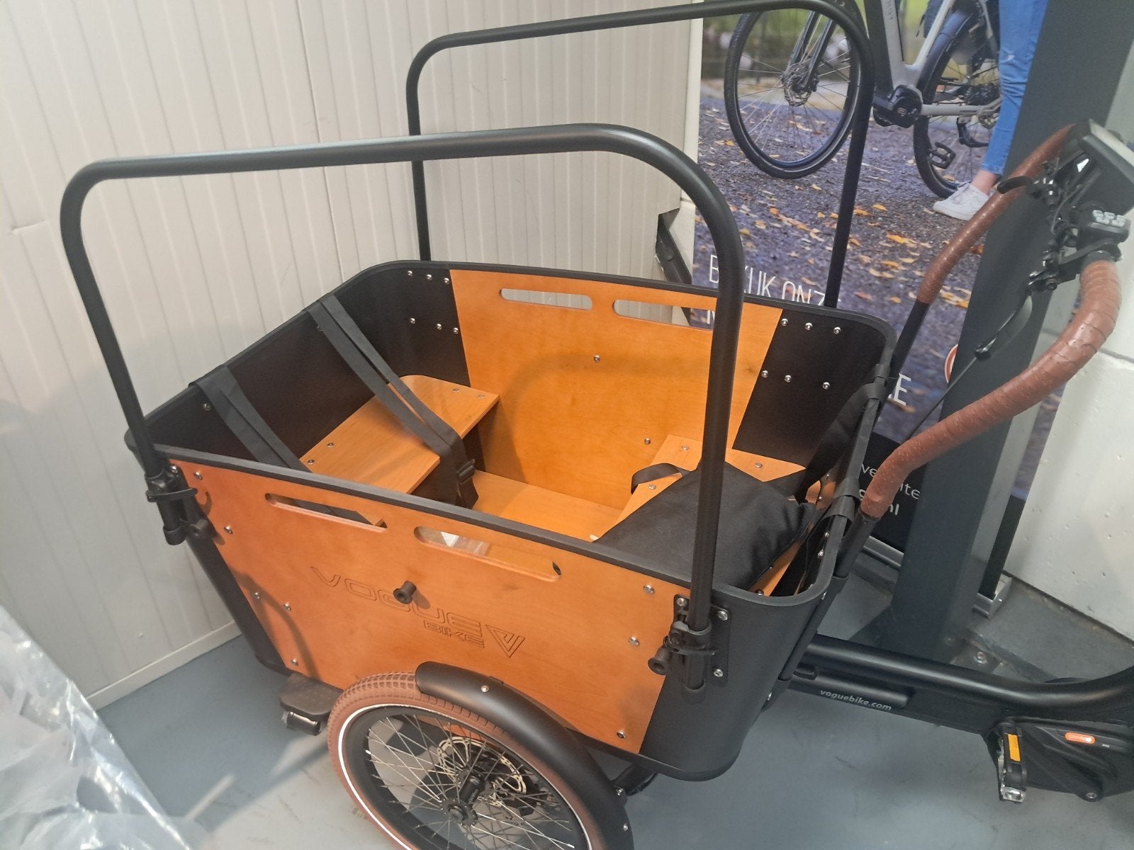 Vogue Carry 3 bakfiets nu € 2499,- uit voorraad leverbaar, Ophalen, Nieuw, 4 kinderen of meer, Elektrisch