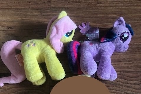 2x My Little Pony knuffels Famosa Fluttershy Rarity 20-23 cm, Ophalen of Verzenden, Nieuw