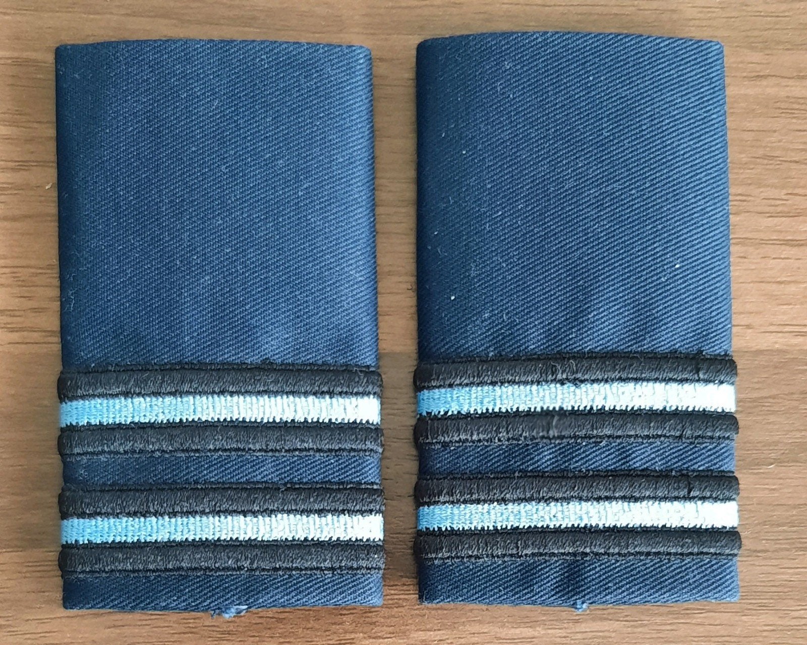KLu ROT kapitein (overhemd), Verzenden, Luchtmacht, Nederland, Embleem of Badge