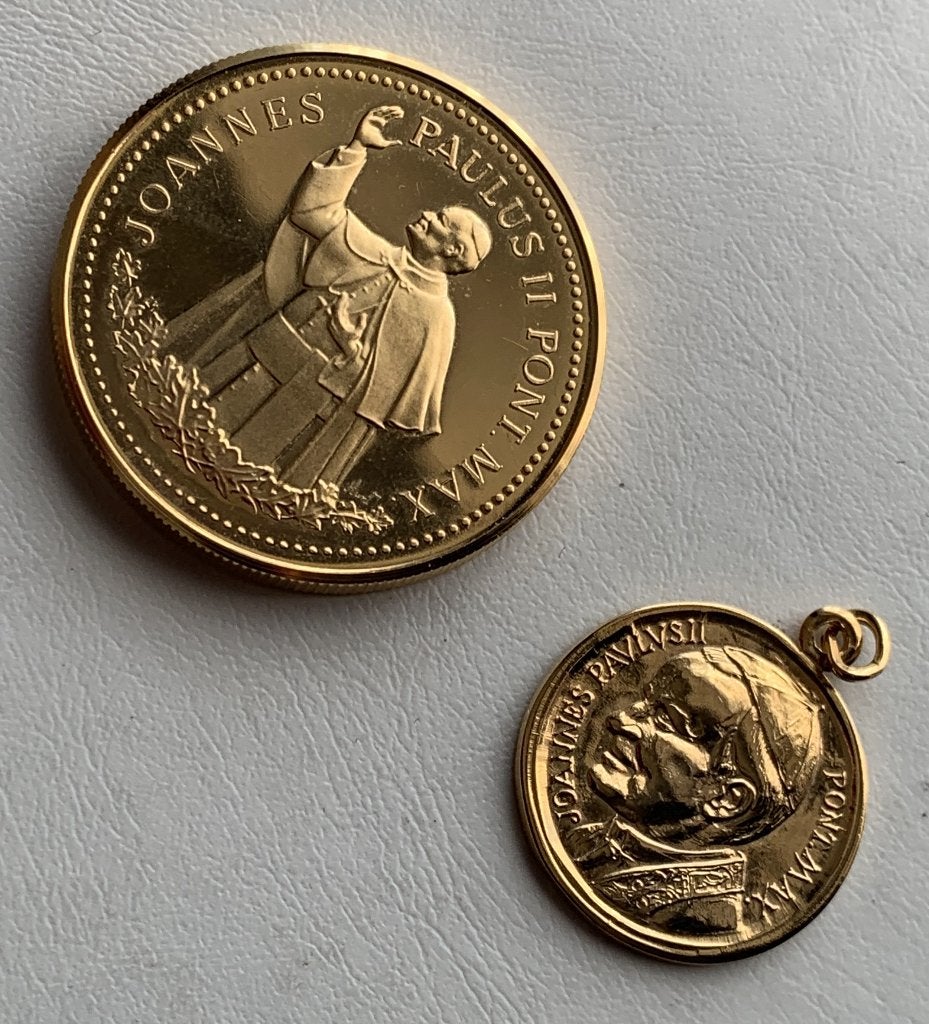 Medaille + hanger bezoek Paus Paulus II aan Canada in 1984, Ophalen, Overige materialen