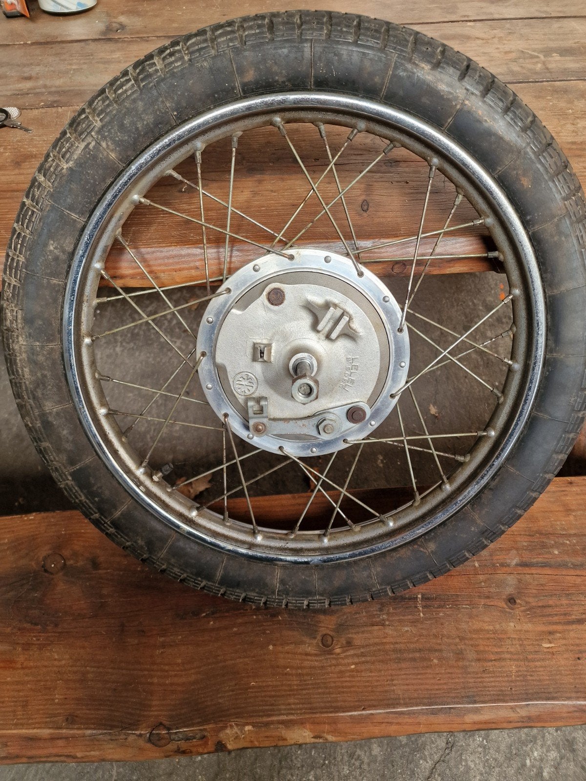 Kreidler Voorwiel met 160 mm Leleu naaf, perfect rond, Fietsen en Brommers, Brommeronderdelen | Kreidler, Overige typen, Ophalen of Verzenden