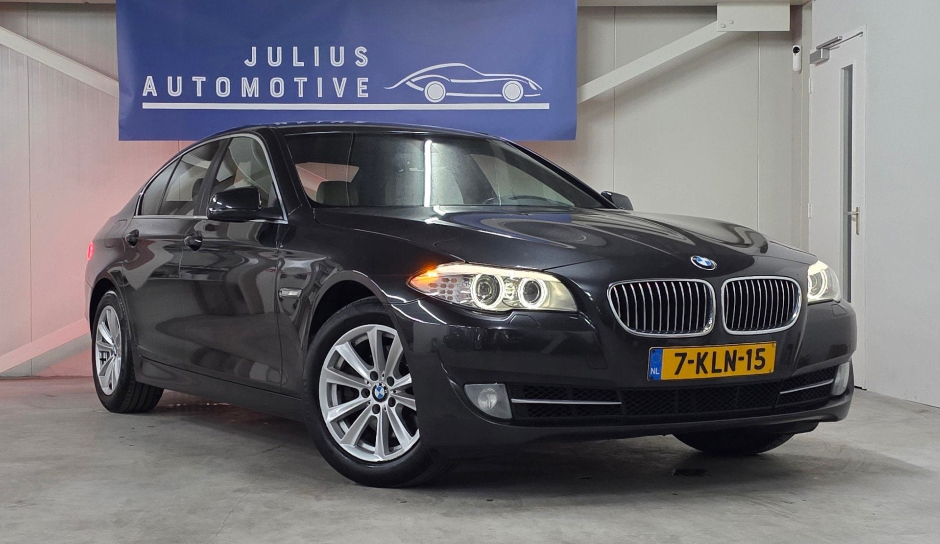 BMW 5-serie 520i High Executive+ 2e Eigenaar Groot Navi Xeno, Auto's, Automaat, Euro 5, Achterwielaandrijving, Gebruikt