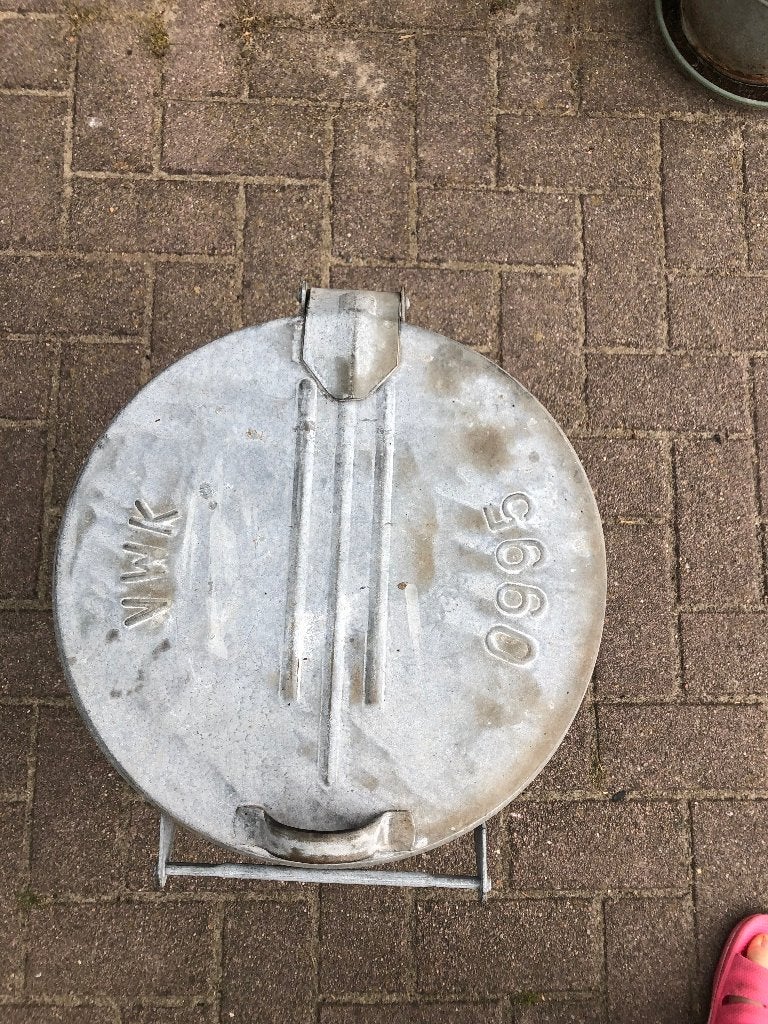 Zinken vuilnisemmer vuilnisbak, Ophalen, Gebruikt, 40 liter of meer, Metaal