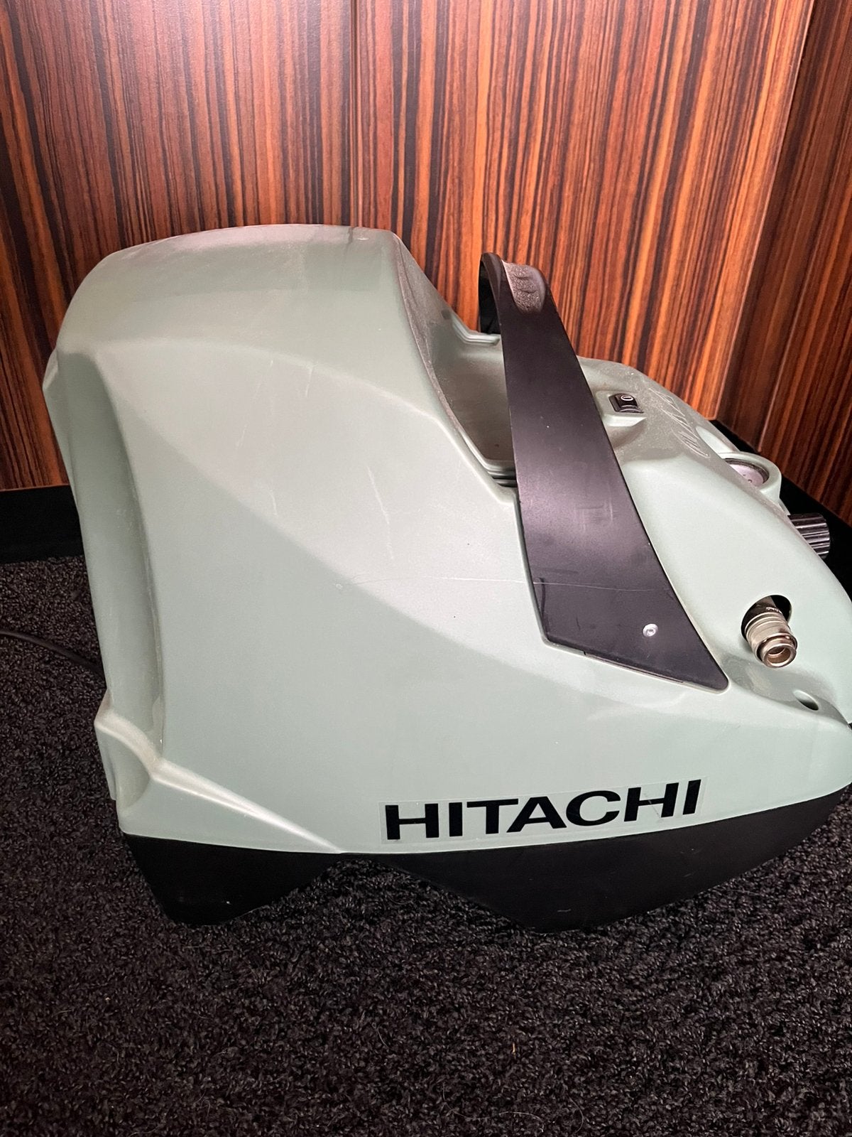 Hitachi Compressor EC 58, Doe-het-zelf en Verbouw, Compressors, Zo goed als nieuw, 6 tot 10 bar, Minder dan 25 liter, Minder dan 200 liter/min