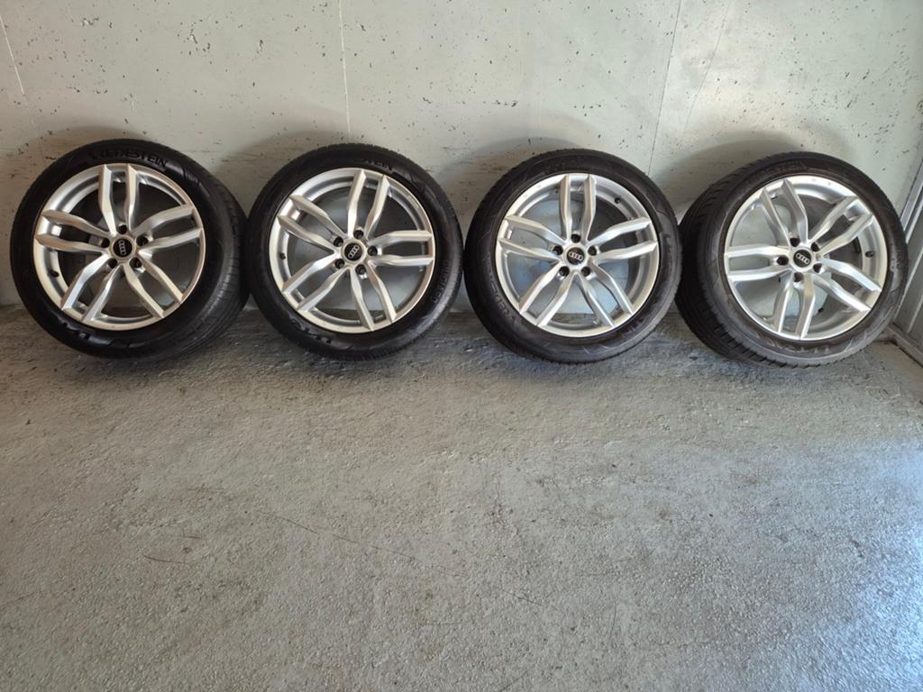 5x112 / 18inch AUDI ZOMERSET CHROOM 245 45 18 ALS NIEUW, Auto-onderdelen, Banden en Velgen, Ophalen, 18 inch, 245 mm, Banden en Velgen