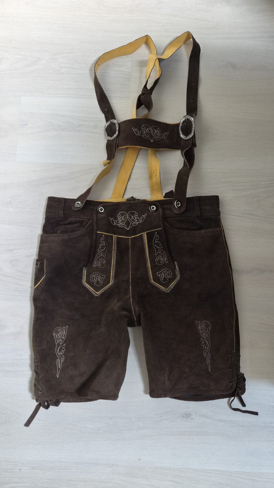 Lederhose met bretels - Bruin - Maat 50, Ophalen of Verzenden, Gedragen