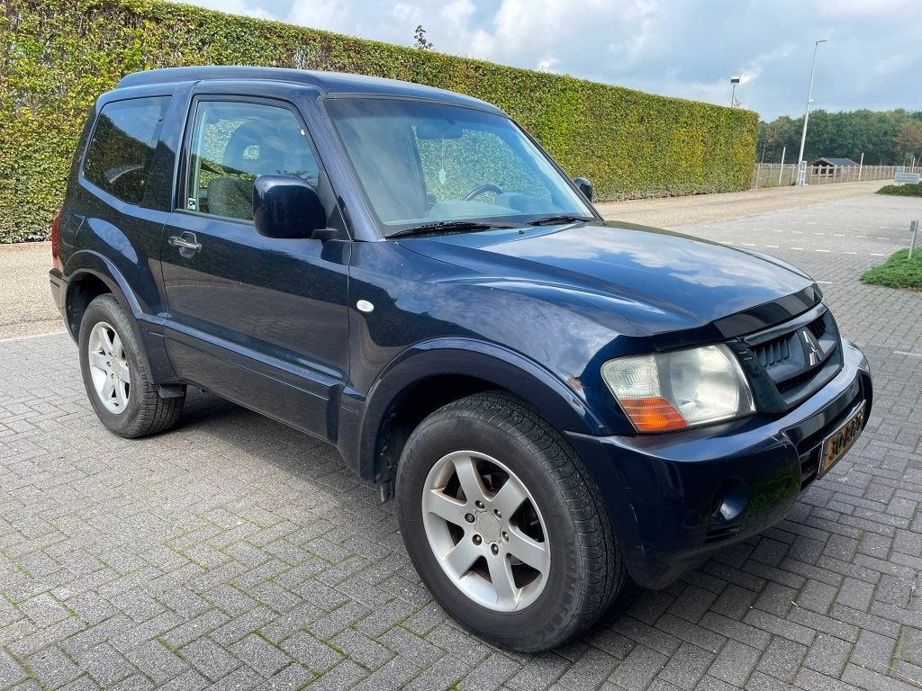 T.K. Mitsubishi Pajero 3.2 DI GLX AUT 4WD 2003 grijs kent., Auto's, Automaat, Stof, Zwart, 4 cilinders