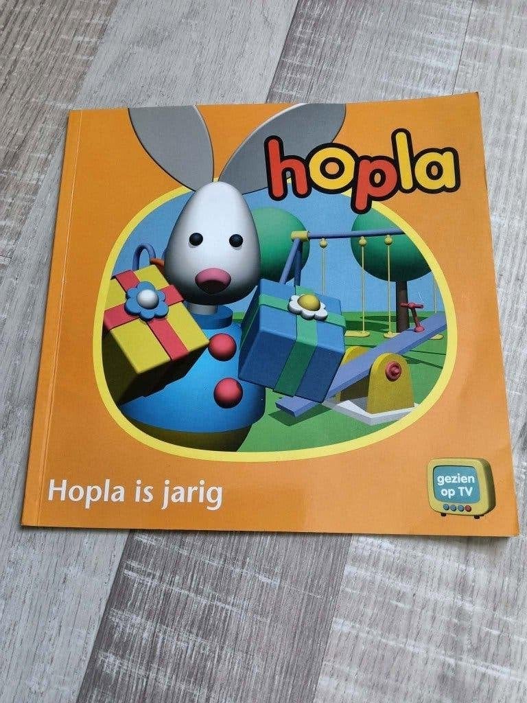 boek Hopla is jarig, Ophalen of Verzenden, Zo goed als nieuw, 1 tot 2 jaar
