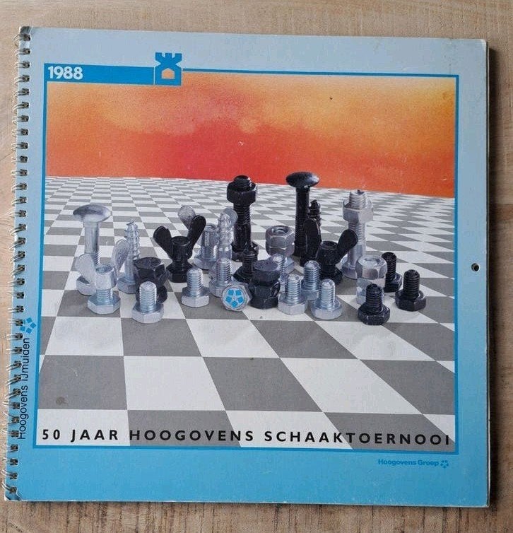 Hoogovens Schaaktoernooi 1988 jubileumboek, Ophalen of Verzenden, Gelezen, Denksport