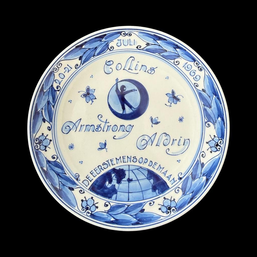 Porceleyne Fles Delft aardewerk bord maanlanding 1969., Verzenden
