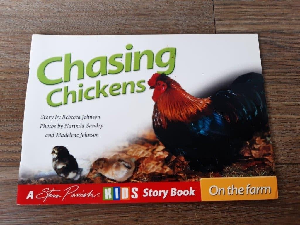 Chasing Chickens, A Steve Parish English Children's Book, Ophalen of Verzenden, Gelezen, Rebecca Johnson, Fictie
