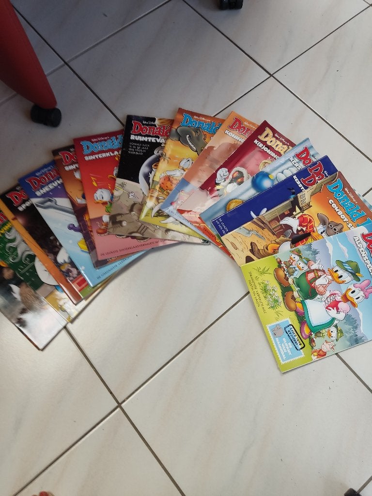 donald duck speciale uitgaven 15 x, Boeken, Stripboeken, Meerdere stripboeken, Ophalen, Zo goed als nieuw