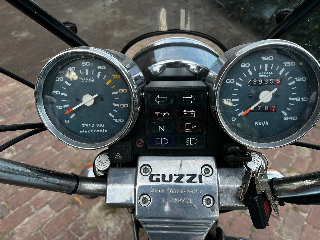 Motor Moto Guzzi, 1064 cc, Cardan-aandrijving, 2 cilinders, Motorrijbewijs A