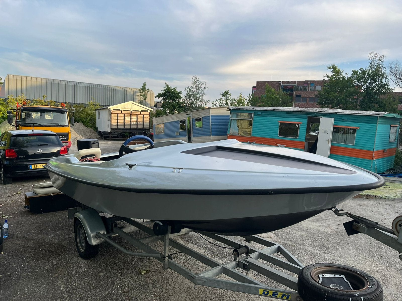 Sportieve speedboot met buitenboordmotor, Ophalen, Zo goed als nieuw, Buitenboordmotor