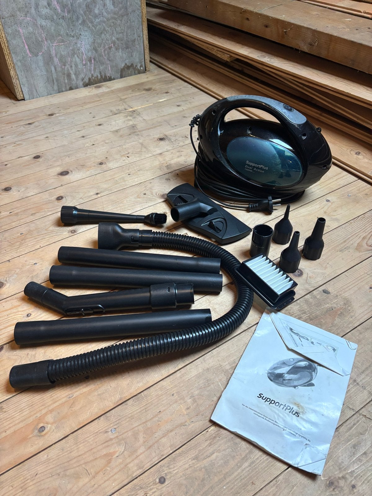 Compacte stofzuiger voor caravan, camper of boot, Gebruikt, Ophalen of Verzenden, Sledestofzuiger, Reservoir